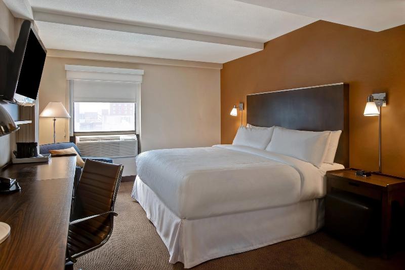 Four Points by Sheraton Peoria Downtown image
