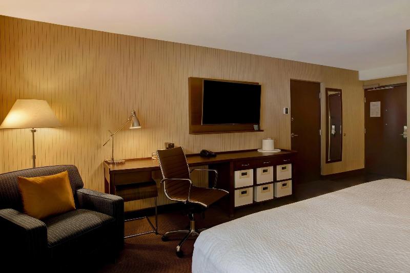 Four Points by Sheraton Peoria Downtown image