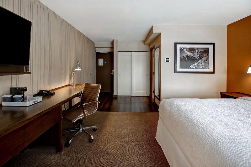 Four Points by Sheraton Peoria Downtown image