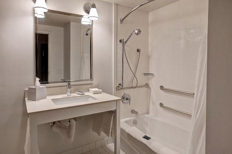 Four Points by Sheraton Peoria Downtown image
