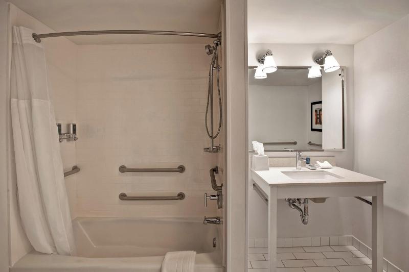 Four Points by Sheraton Peoria Downtown image