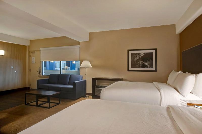 Four Points by Sheraton Peoria Downtown image