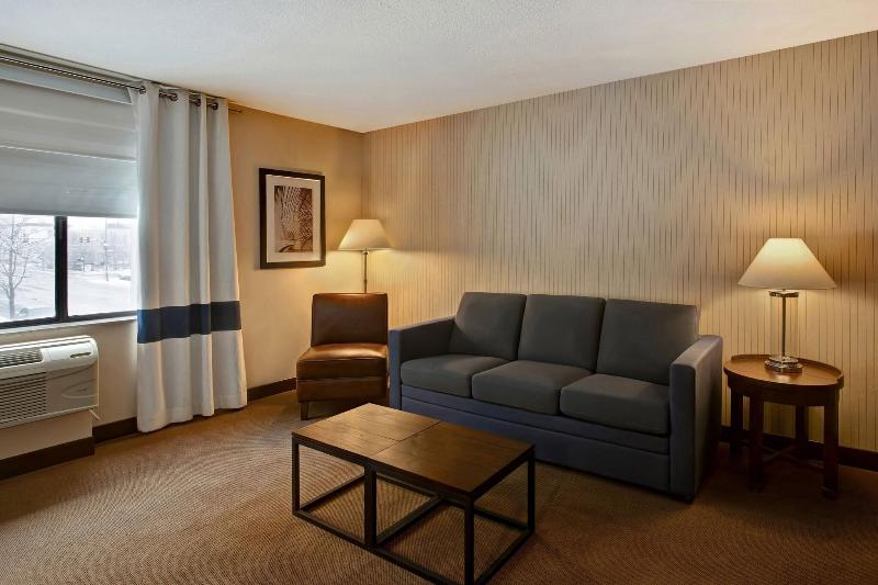 Four Points by Sheraton Peoria Downtown image