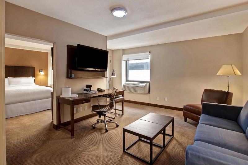 Four Points by Sheraton Peoria Downtown image