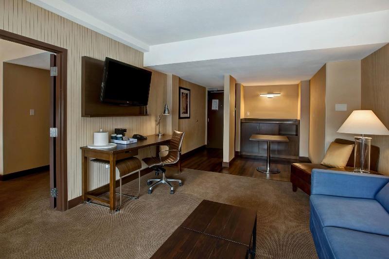 Four Points by Sheraton Peoria Downtown image
