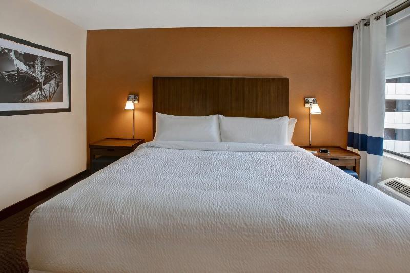 Four Points by Sheraton Peoria Downtown image