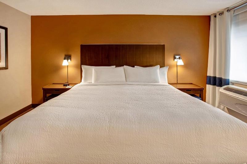 Four Points by Sheraton Peoria Downtown image
