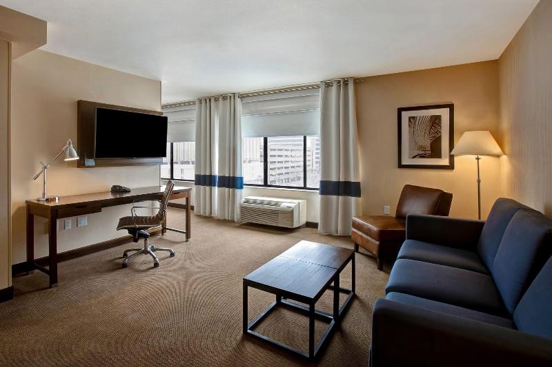 Four Points by Sheraton Peoria Downtown image