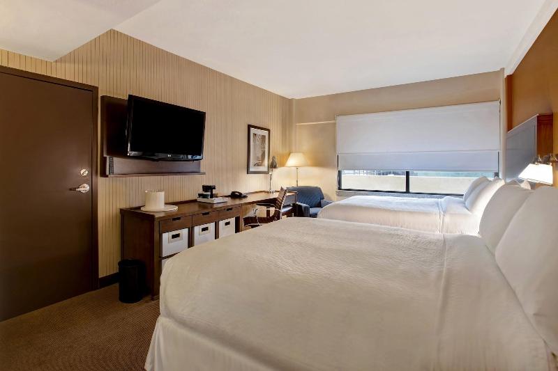 Four Points by Sheraton Peoria Downtown image
