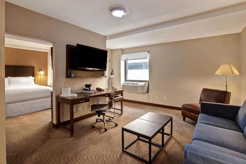 Four Points by Sheraton Peoria Downtown image