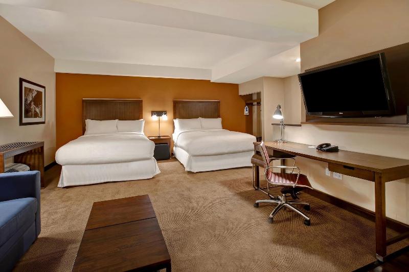Four Points by Sheraton Peoria Downtown image