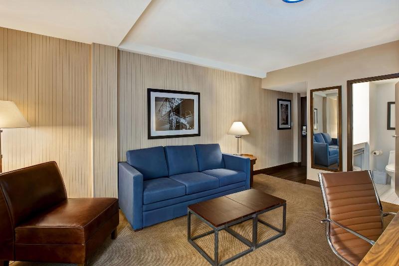 Four Points by Sheraton Peoria Downtown image
