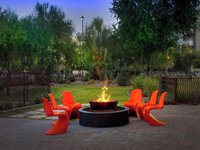 Aloft Tempe image