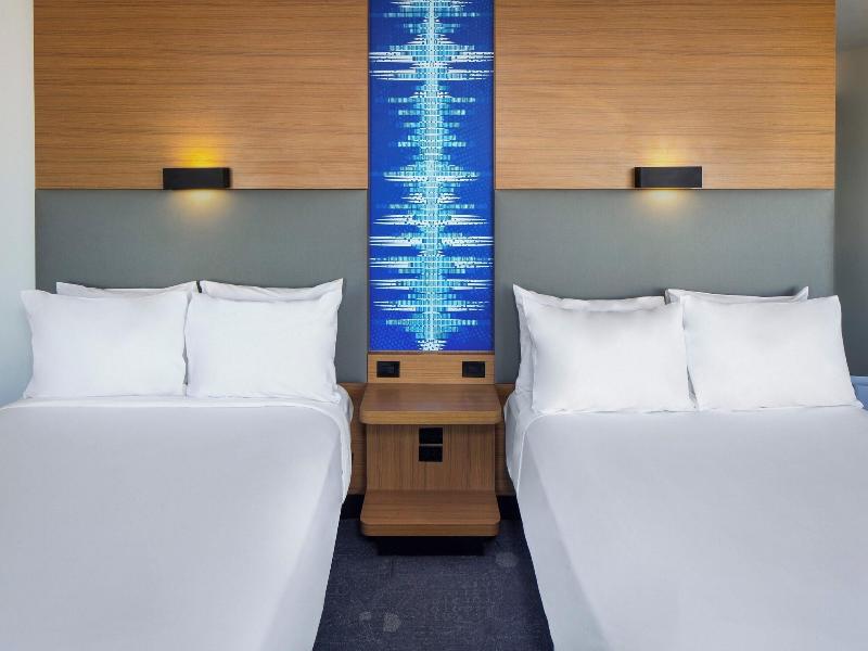 Aloft Tempe image