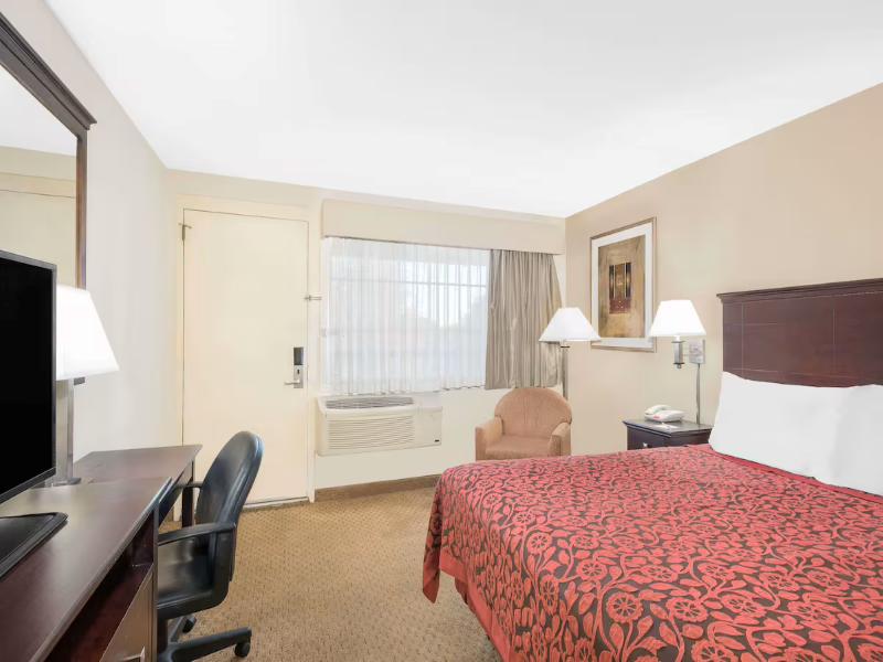 Days Inn By Wyndham Springfield/Phil.Intl Airport image