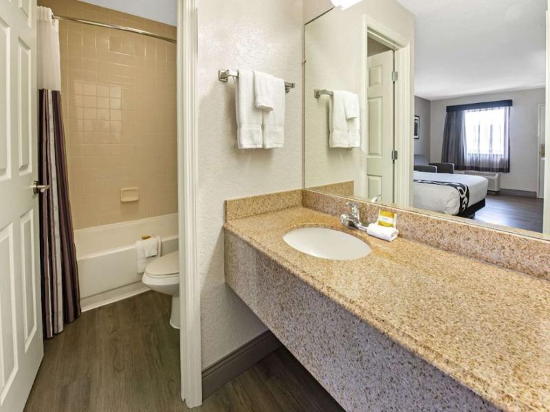 La Quinta Inn West Palm Turnpike image
