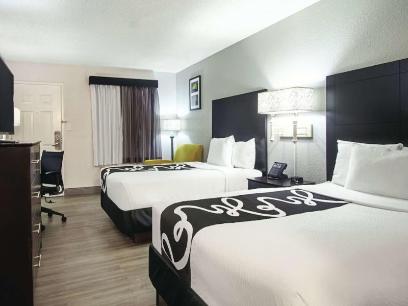 La Quinta Inn West Palm Turnpike image