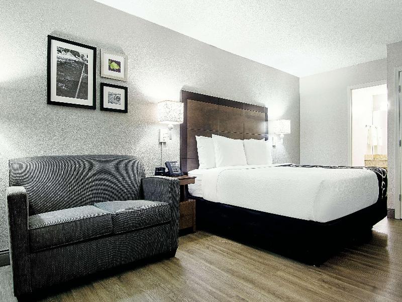 La Quinta Inn West Palm Turnpike image