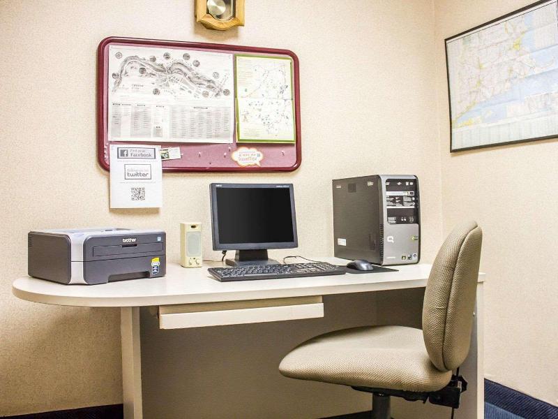 Comfort Inn And Suites Dayville image