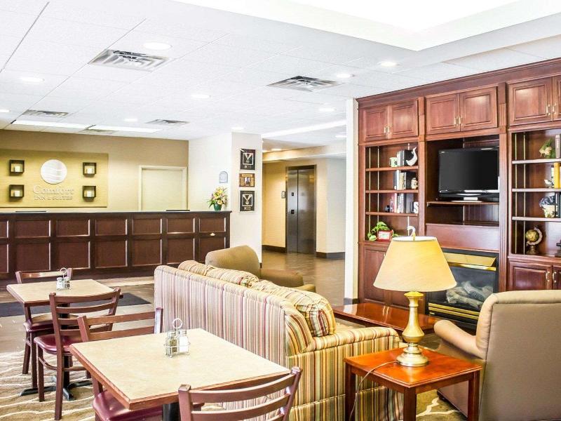 Comfort Inn And Suites Dayville image
