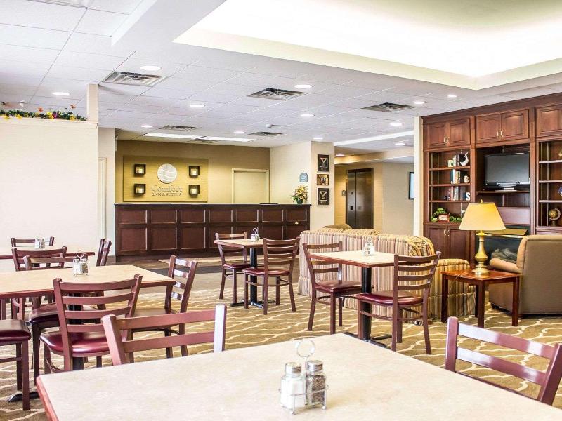 Comfort Inn And Suites Dayville image