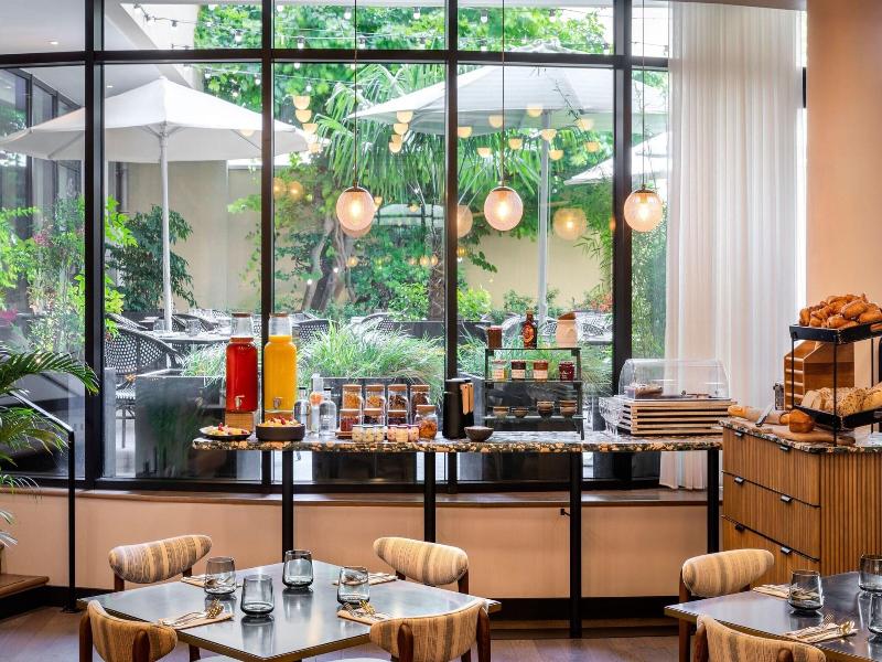 Le Parchamp, Paris Boulogne, a Tribute Portfolio image