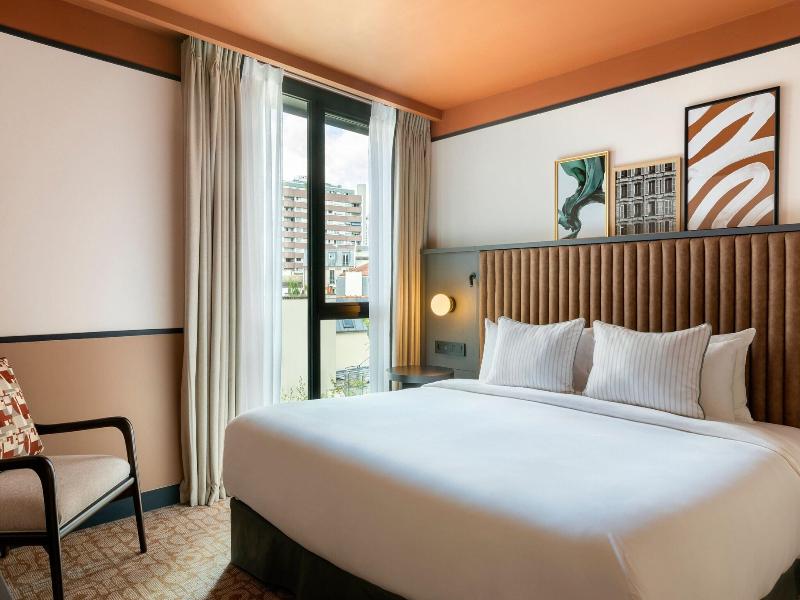 Le Parchamp, Paris Boulogne, a Tribute Portfolio image
