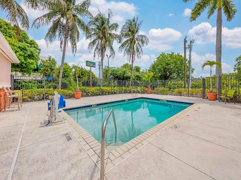 Extended Stay Deluxe West Palm Beach - Northpoint image