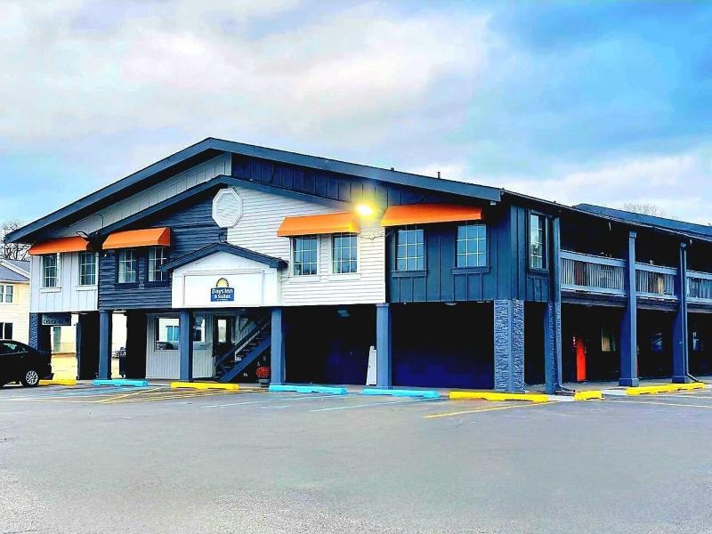 Days Inn By Wyndham Port Huron image