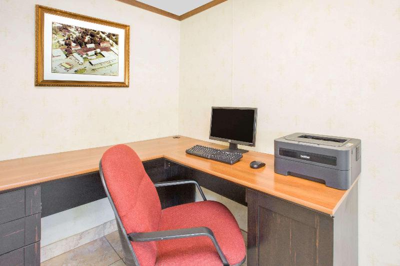 Days Inn By Wyndham Port Huron image