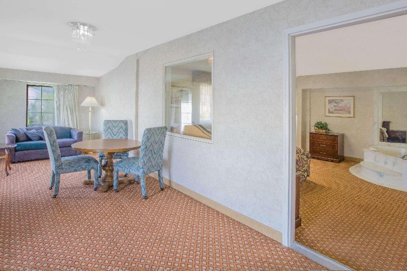 Days Inn By Wyndham Port Huron image