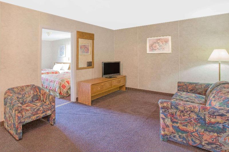 Days Inn By Wyndham Port Huron image
