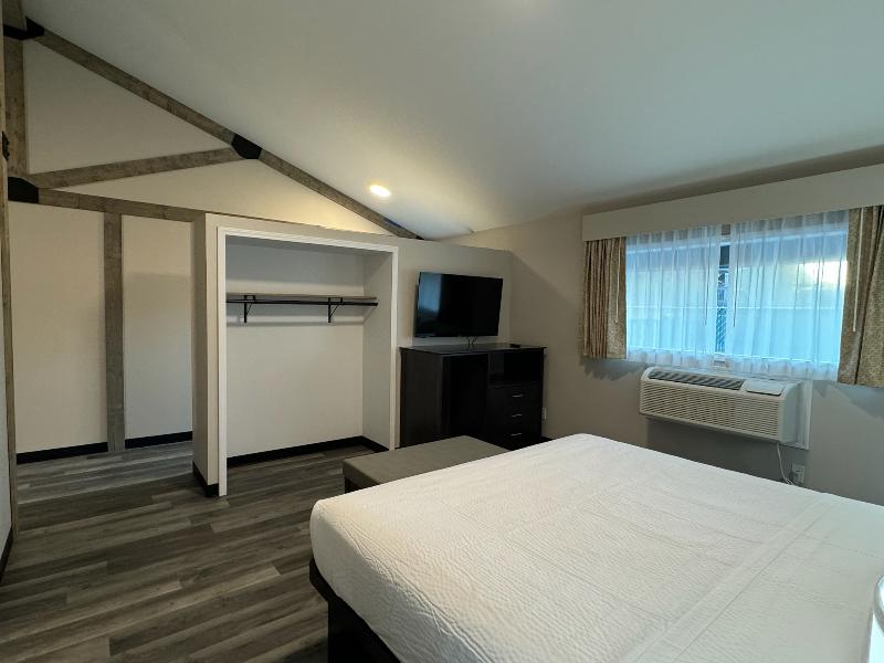 Days Inn By Wyndham Port Huron image