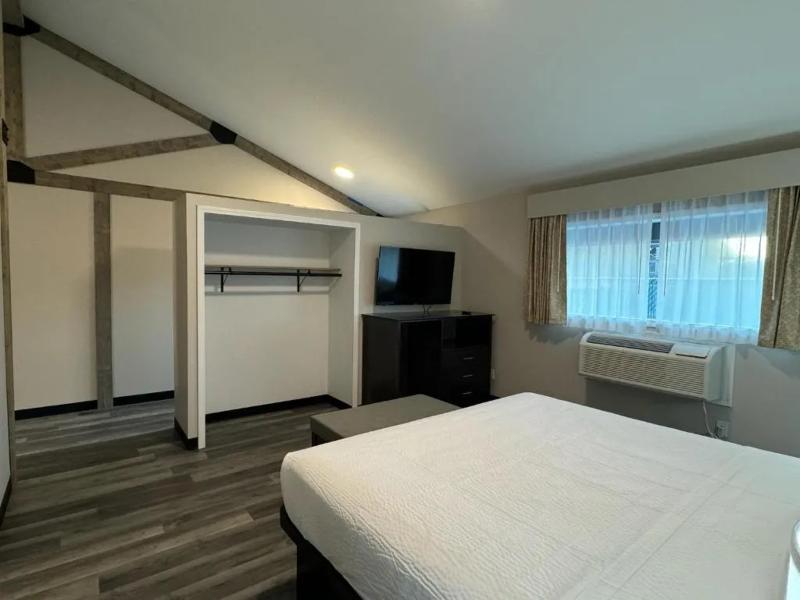 Days Inn By Wyndham Port Huron image