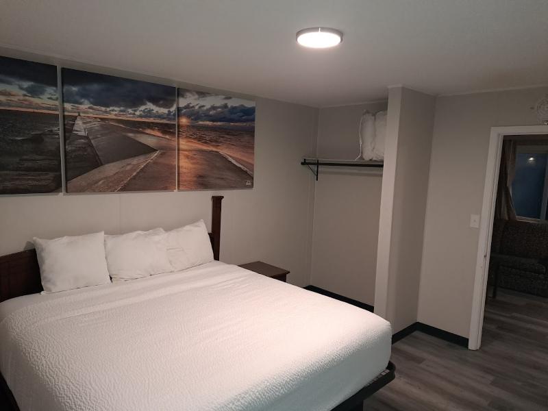 Days Inn By Wyndham Port Huron image