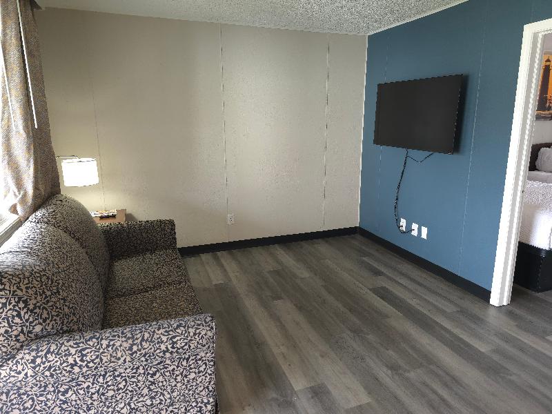 Days Inn By Wyndham Port Huron image