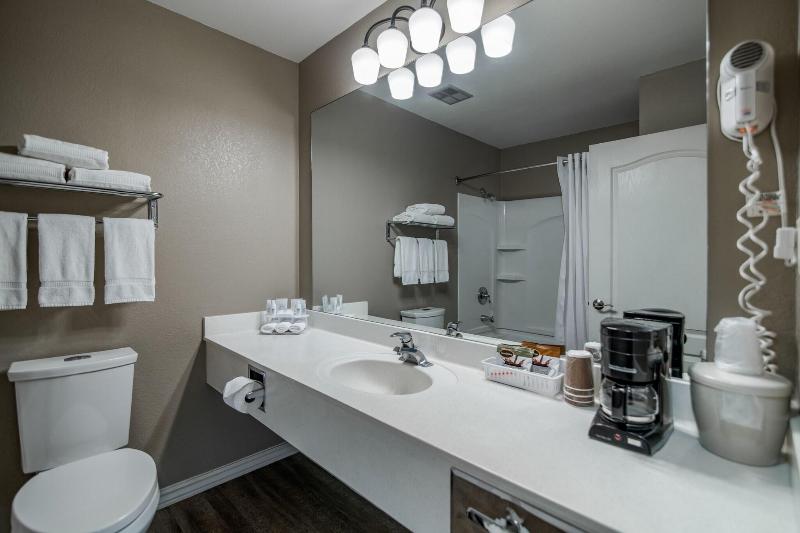 Hillside Inn image