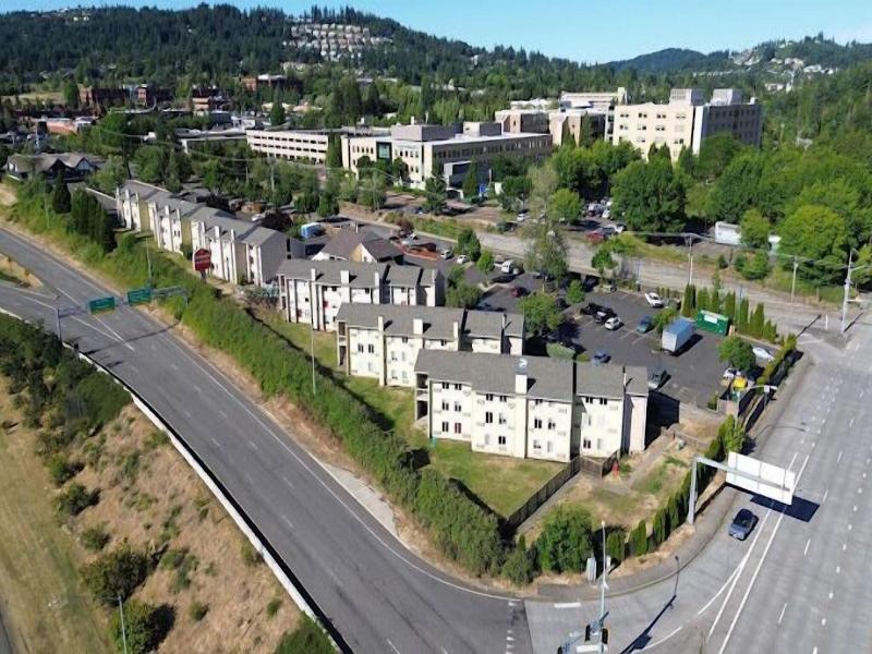 Sunnyside Inn and Suites image