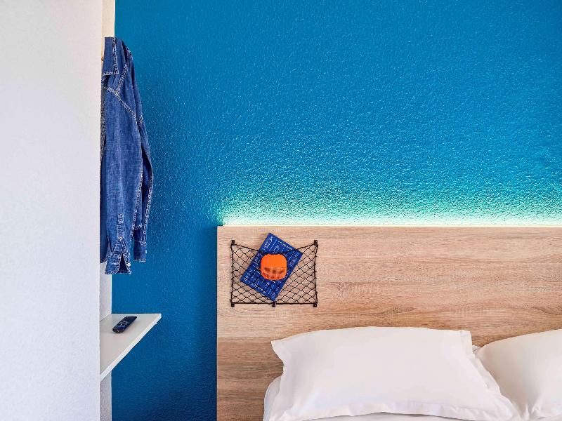 Hotel F1 Saint Denis Stade image