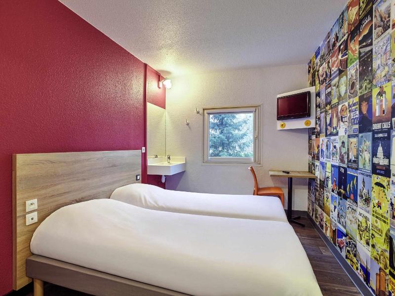 Hotel F1 Saint Denis Stade image