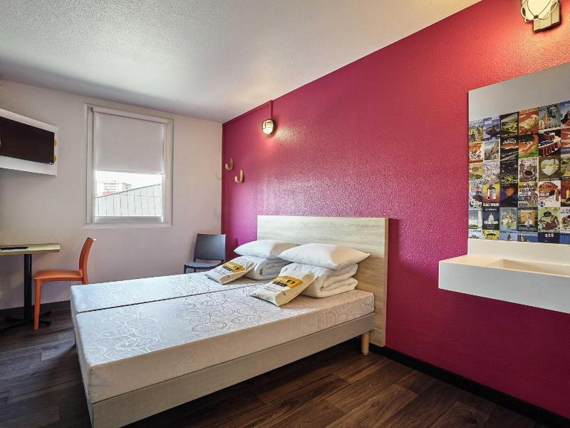 Hotel F1 Saint Denis Stade image