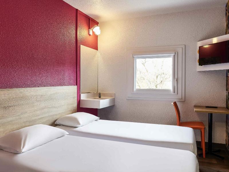 Hotel F1 Saint Denis Stade image