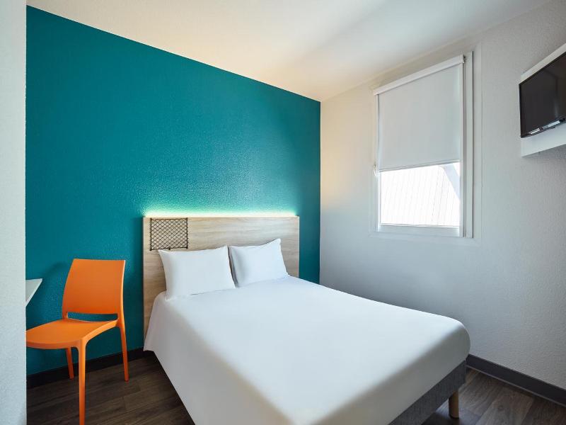 Hotel F1 Saint Denis Stade image