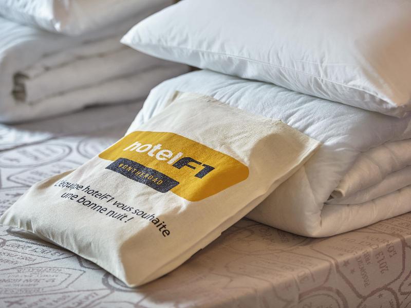 Hotel F1 Saint Denis Stade image