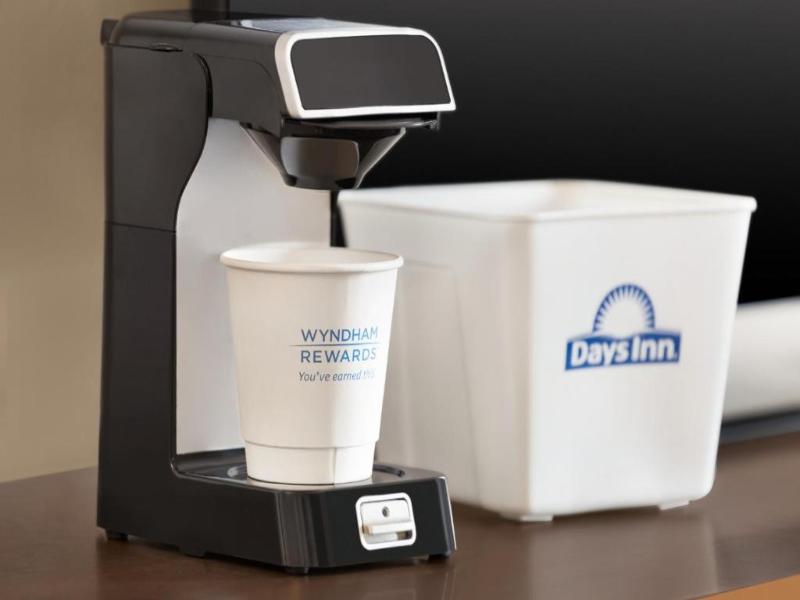Days Inn by Wyndham Philadelphia Convention Center — bar