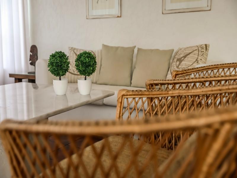 Baie Des Anges Apart Hotel & Spa image