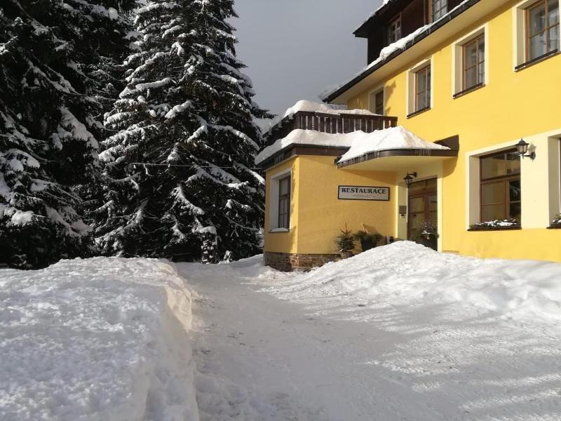 Hotel Lucni Dum image