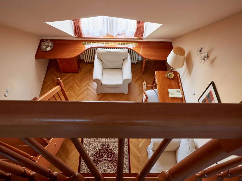 Fleur De Lis Hotel  image