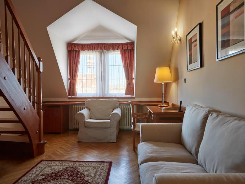 Fleur De Lis Hotel  image