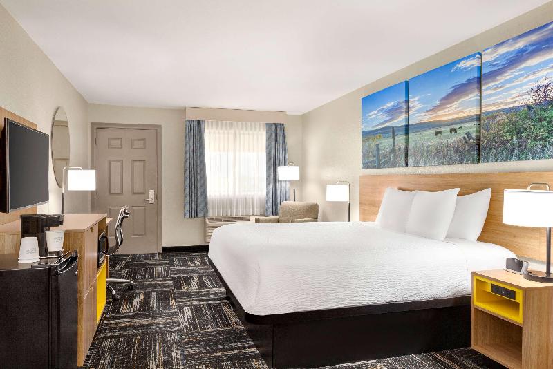 Days Inn by Wyndham Paris image